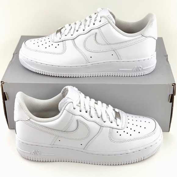 NEW Nike Air Force 1 ‘07 LE Low Triple White - Picture 4 of 8